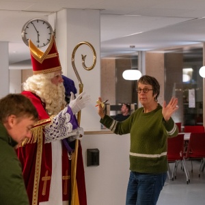 2025-11-23 Sint leest voor-72